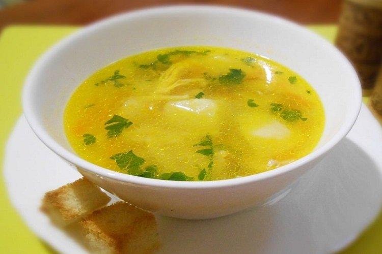 Sopa vegetariana con fideos