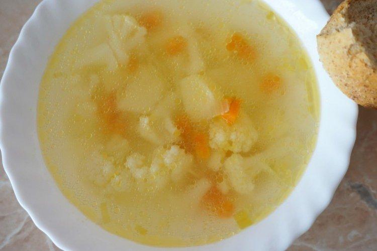 Sopa de patata con coliflor