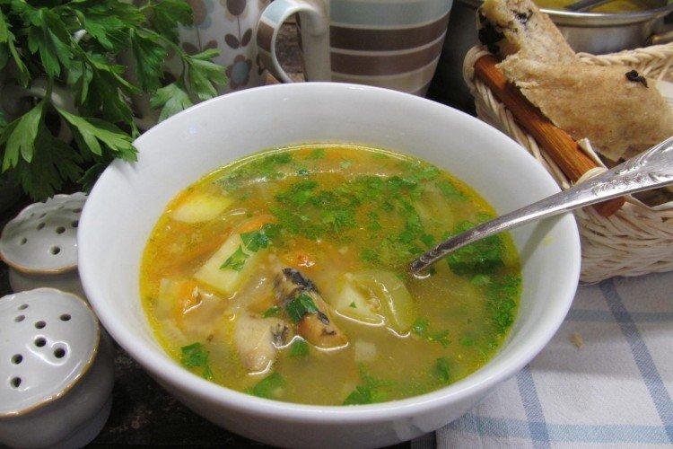 Sopa de patata con conservas de pescado