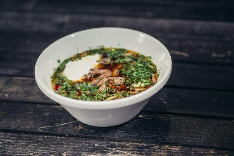 Okroshka de carne con kvas