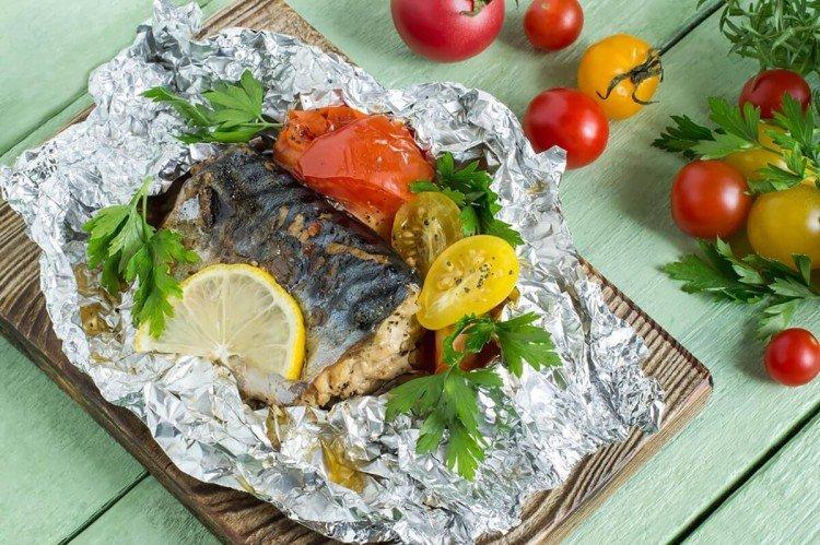 Pescado con cebolla y zanahoria