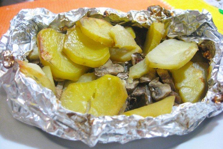 Patatas con champiñones a la parrilla