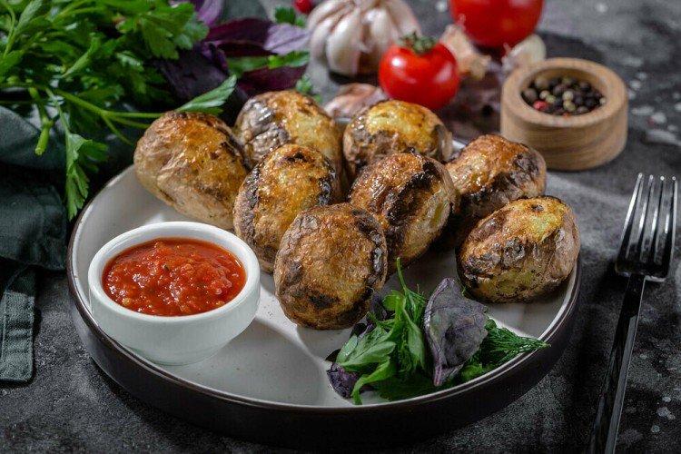 Patatas con mayonesa a la parrilla