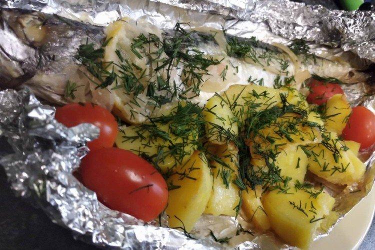 Makrele mit Kartoffeln vom Grill