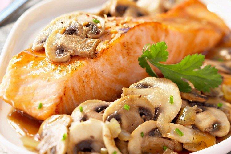 Filetes de trucha con champiñones al horno