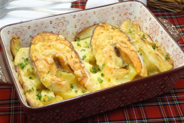 Filetes de trucha con patatas al horno