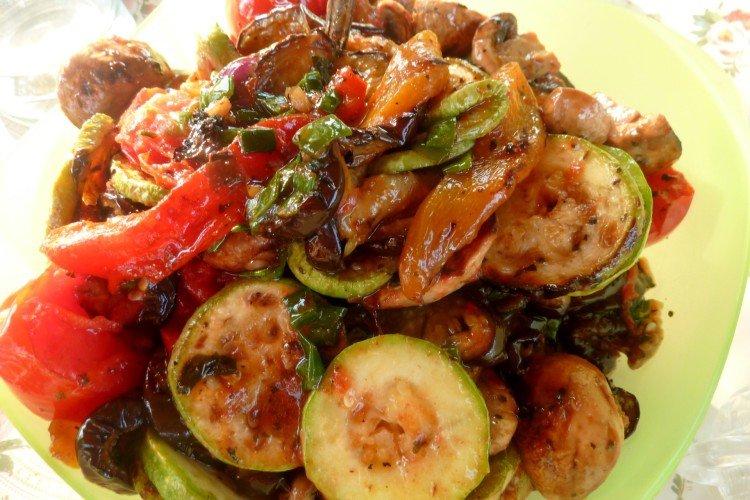 Gemüse mit Pilzen vom Grill