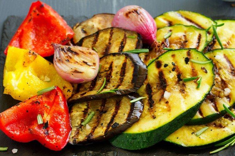 Gemüse in scharfer Marinade