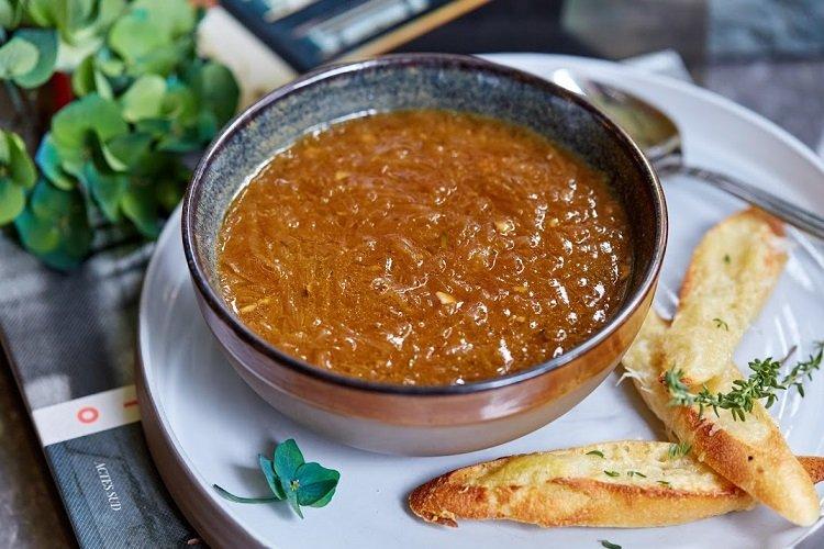Zwiebelsuppe