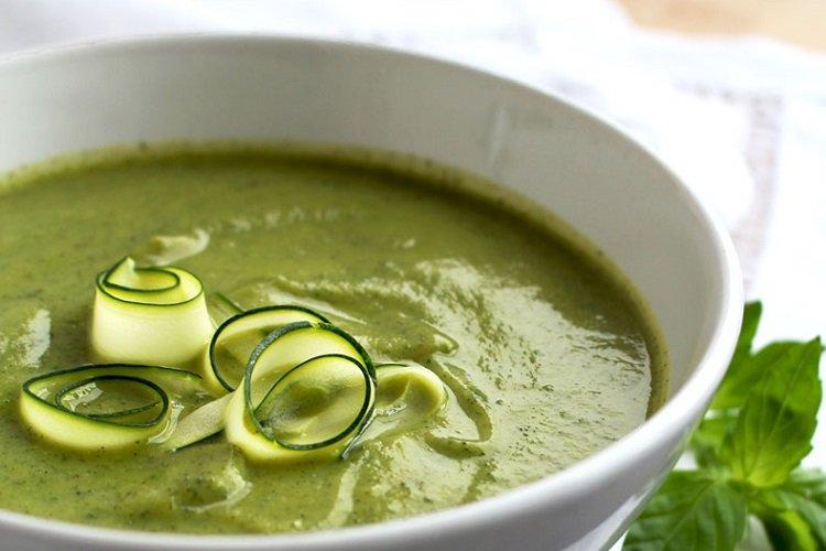 Zucchini and Spinach Cream Soup