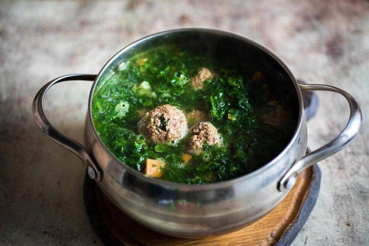 Meatball and Spinach Soup