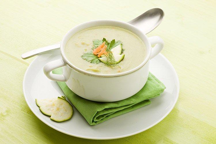 Sopa fría de avena y verduras
