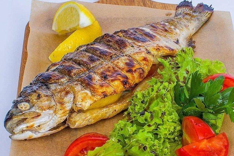 Forelle in Weißwein vom Grill