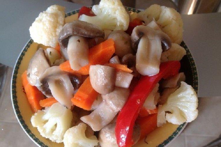 Korean-Style Champignon Mushrooms with Cauliflower