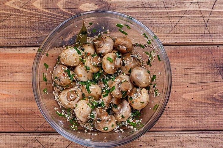 Korean-Style Champignon Mushrooms with Soy Sauce and Sesame Seeds