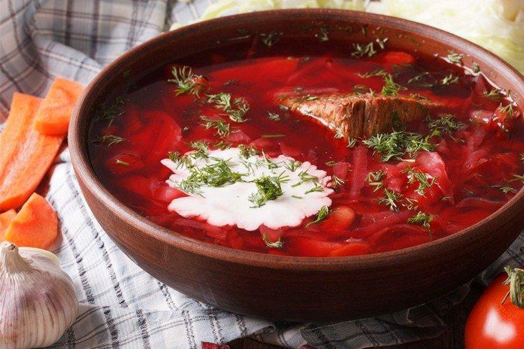 Borschtsch mit Rindfleisch ohne Anbraten
