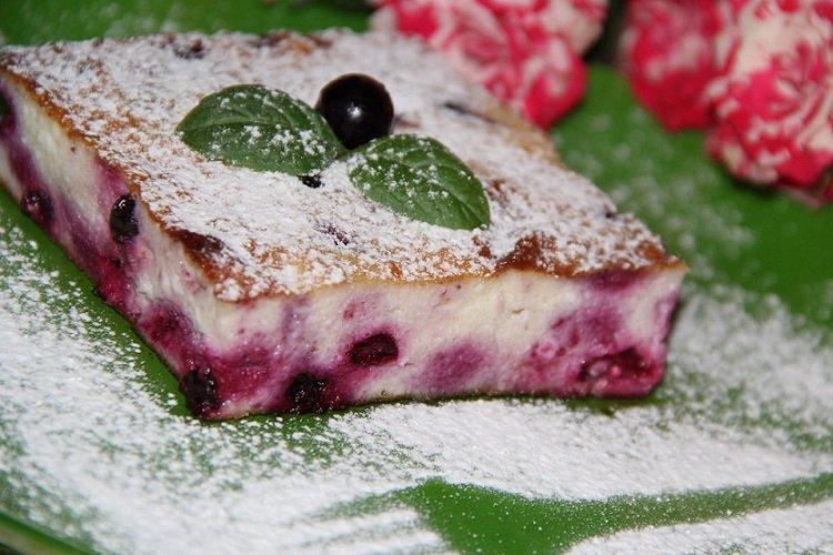 Cottage Cheese Bake with Semolina and Currants