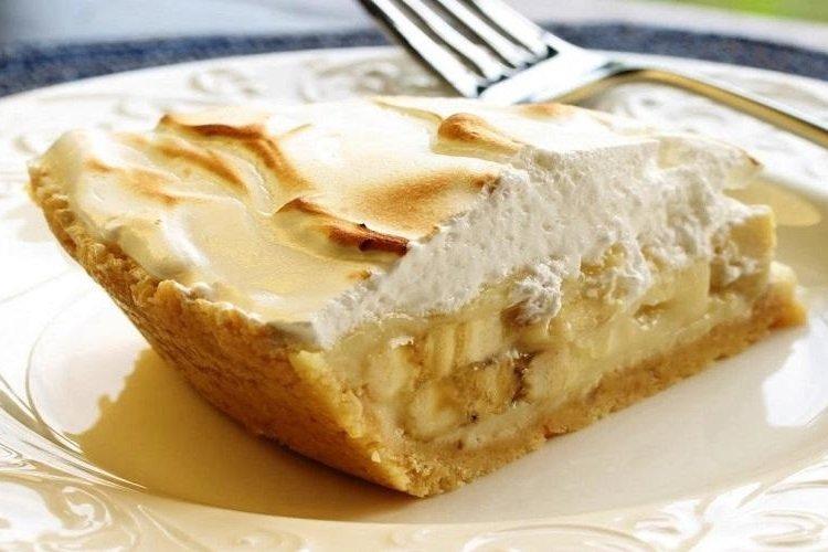 Cottage Cheese Bake with Semolina, Bananas, and Condensed Milk