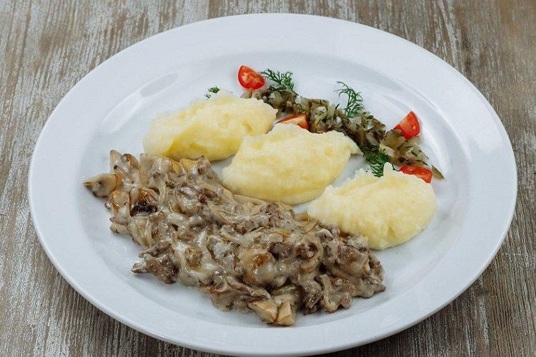 Beef Stroganoff with Soft Cheese