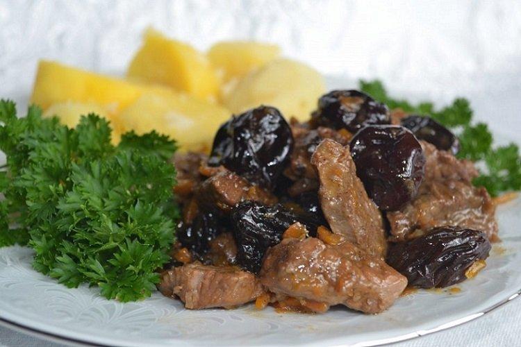 Beef Stroganoff with Prunes