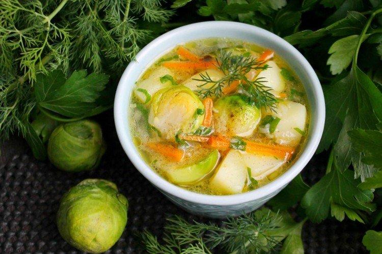 Brokkoli- und Rosenkohlsuppe