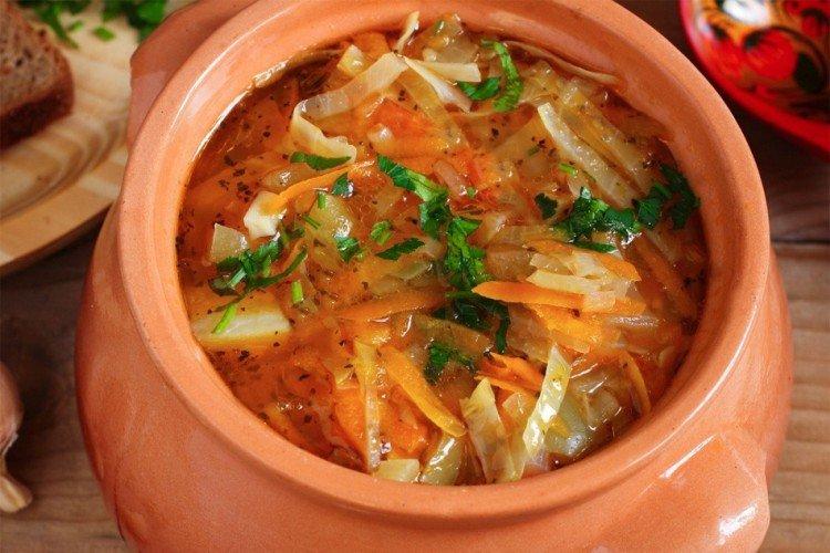 Suppe mit Sauerkraut