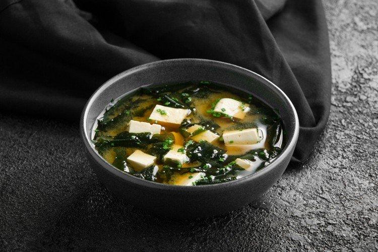 Miso-Suppe ohne Fleisch