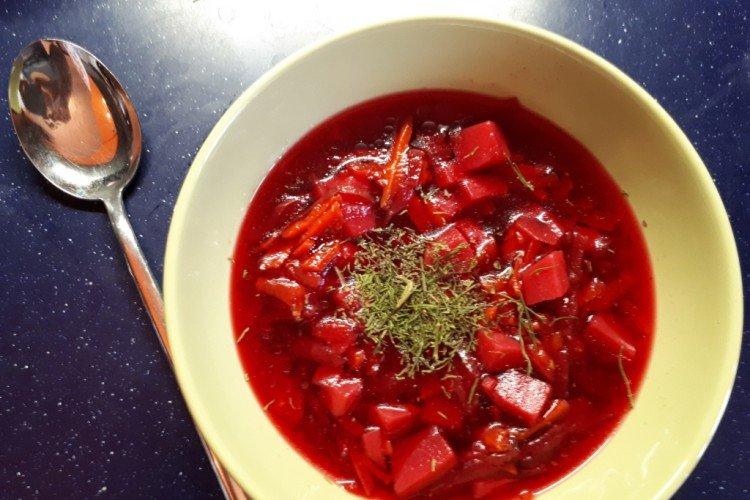 Rote-Bete-Suppe ohne Fleisch
