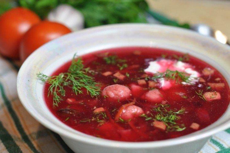 Rote-Bete-Suppe mit Galuschki