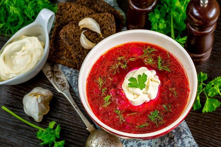 Rote-Bete-Suppe mit Reis