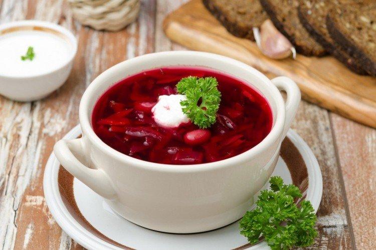 Rote-Bete-Suppe mit Bohnen