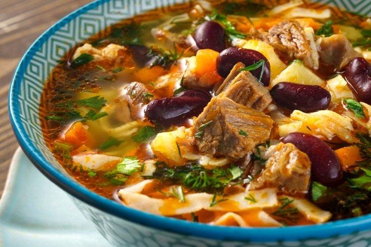 Buchak Schurpa aus Rindfleisch