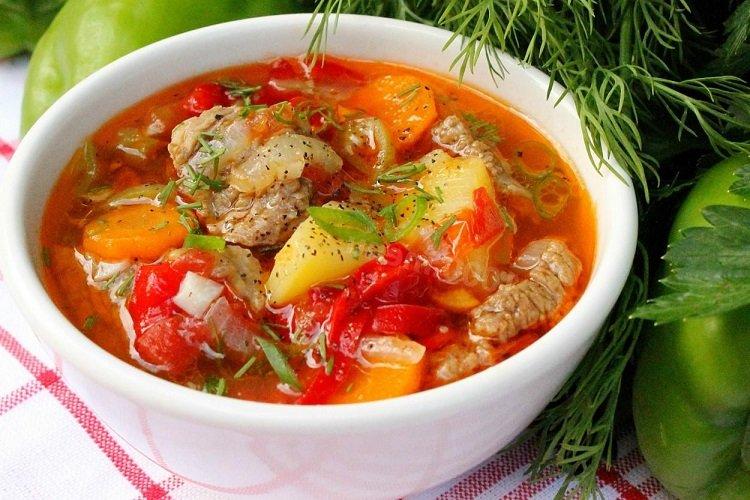 Rindfleisch-Schurpa mit Sellerie
