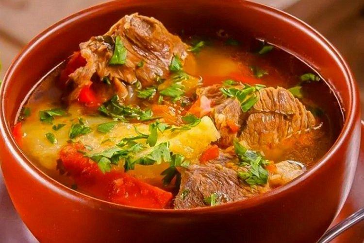 Rindfleisch-Schurpa nach Bauernart