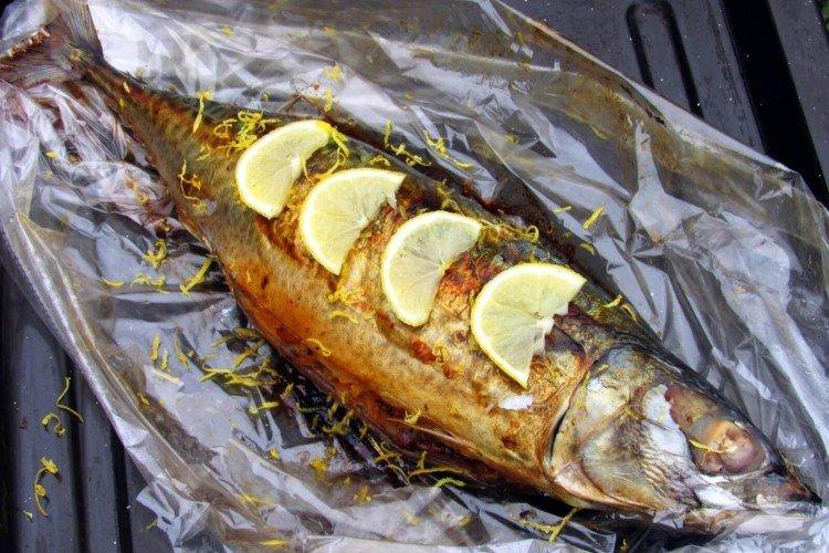 Pescado asado en bolsa de horno