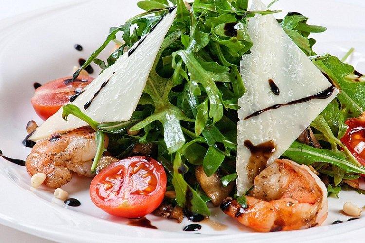 Arugula Salad with Shrimp and Parmesan