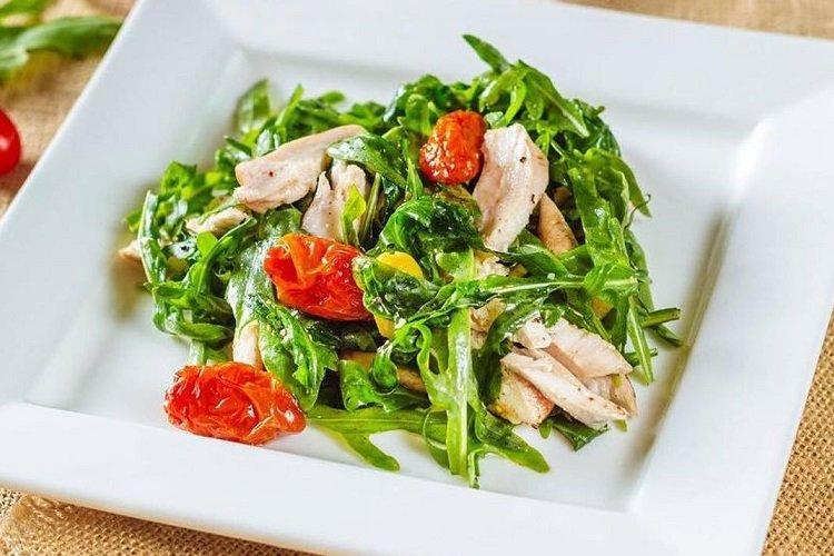 Arugula, Chicken, and Sun-Dried Tomato Salad