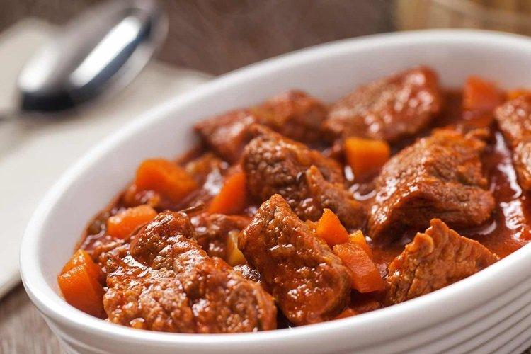 Pork Stroganoff with Red Wine