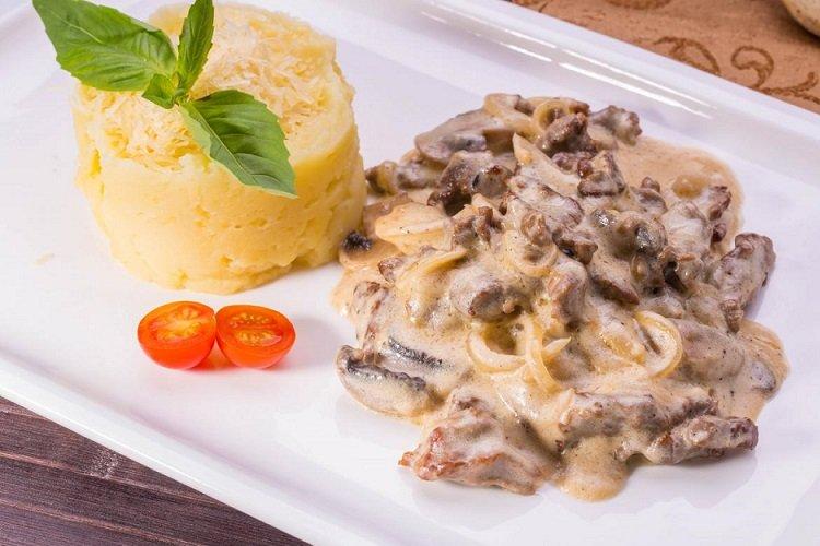 Lazy Pork Stroganoff from Minced Pork