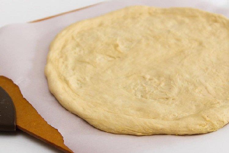 Mayonnaise and Yeast Pizza Dough
