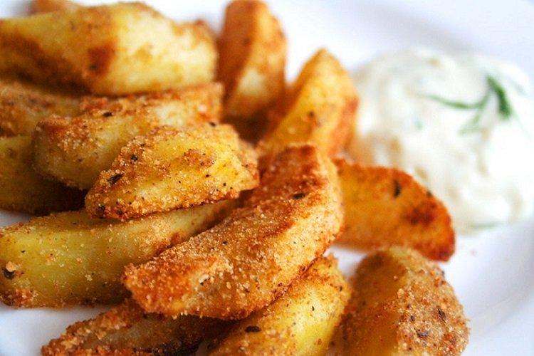 Bratkartoffeln in Paniermehl