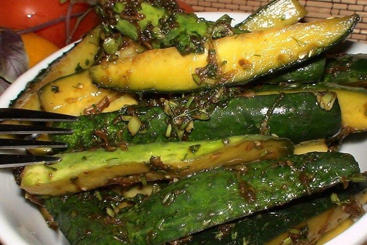 Lightly Salted Cucumbers in Green Sauce