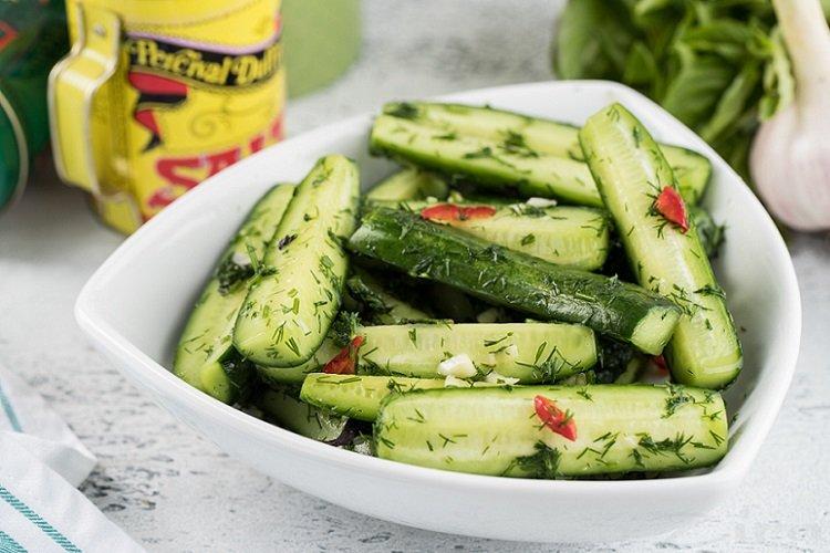Lightly Salted Cucumbers with Vinegar