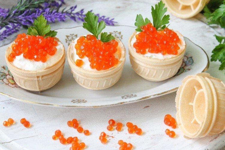 Pasta de requesón con caviar rojo