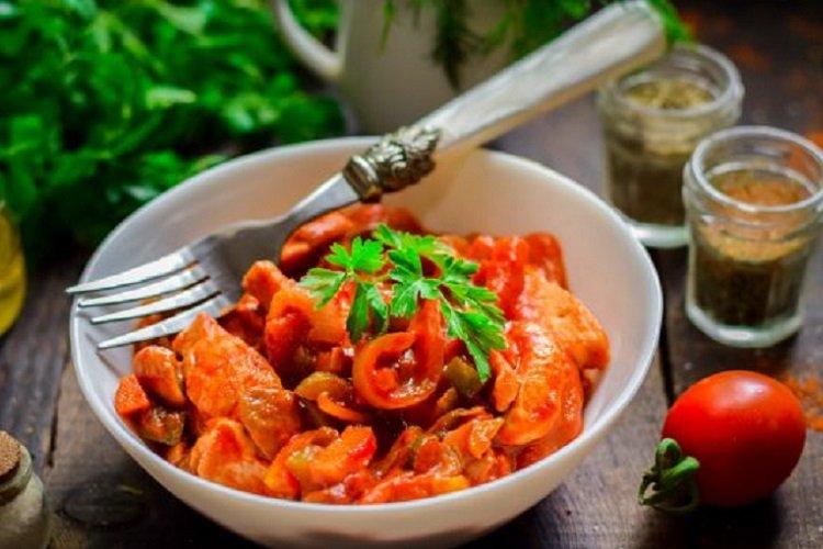 Aza mit Rindfleisch und Pilzen