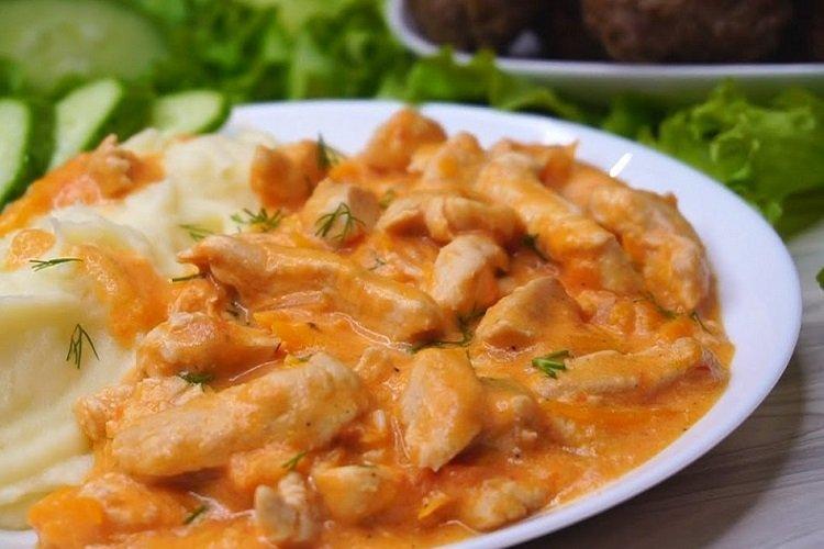 Klassisches Hähnchen-Stroganoff