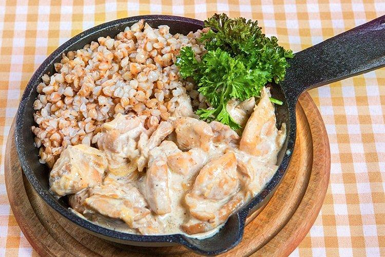Hähnchen-Stroganoff mit Ingwer und Milch