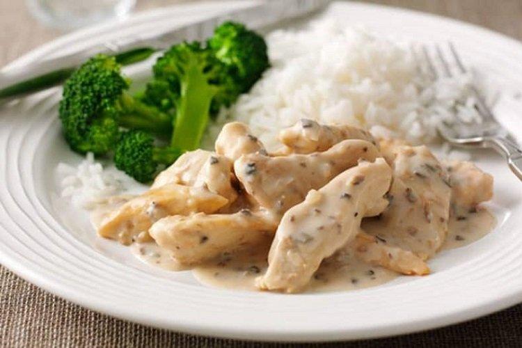 Hähnchen-Stroganoff mit Sahne