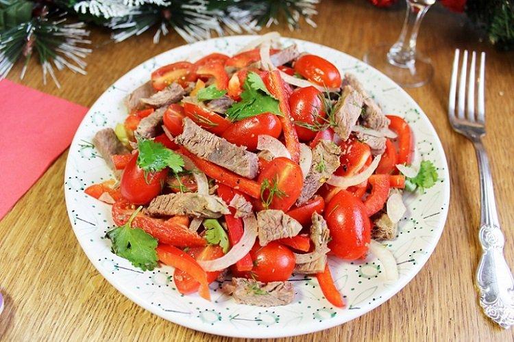 Beef, Tomato, and Bell Pepper Salad