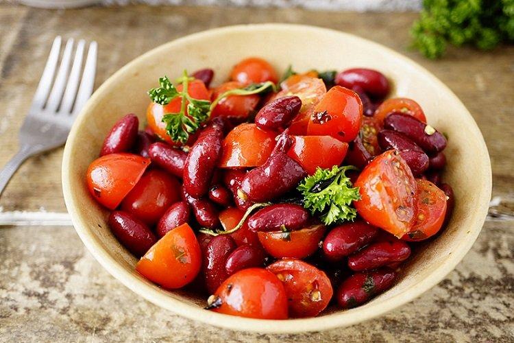 Red Bean and Tomato Salad
